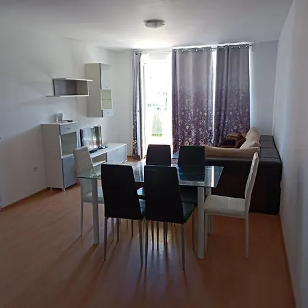 Apartman Nice With Swimming Pool *